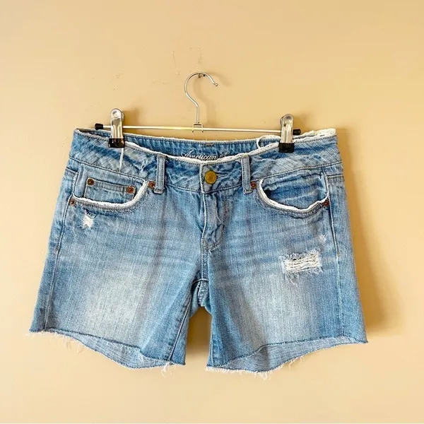 AMERICAN EAGLE | Denim Lace Trim Denim Shorts Sz 4 - Image 2