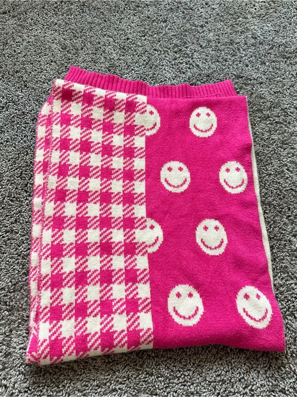 Dolls Kill Hot Pink & Cream Smiley Houndstooth Knit Scarf - Image 2