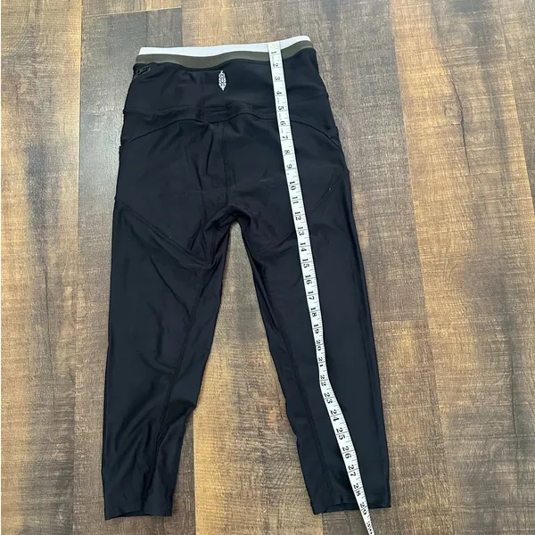 Free People White Water Hybrid Sports Bra & Crop Leggings Set Size Small - Image 11