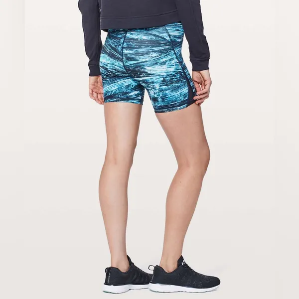NWOT LULULEMON blue shorelines Train Times Short *6" - Image 6