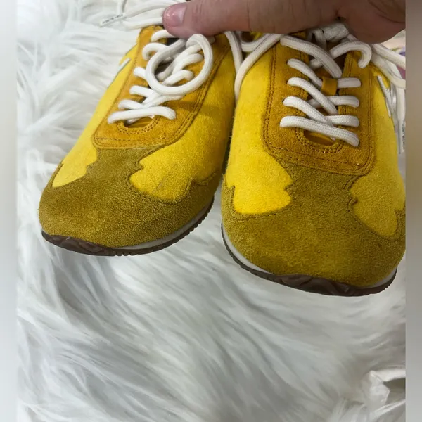 Tory Burch NEW sneaker Goldfinch Golden rod suede with white logo size 6 shoes - Image 3
