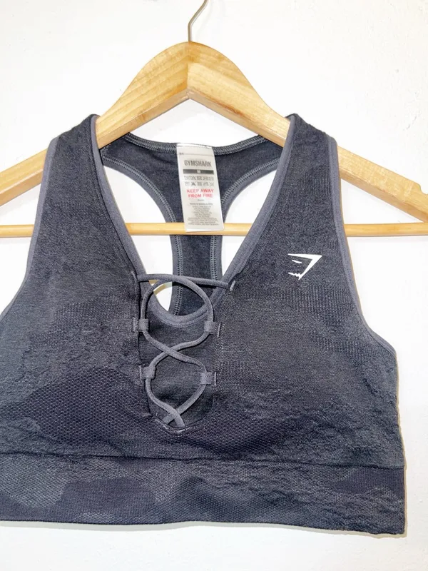 Gymshark adapt black/onyx gray camo lace up front seamless racerback sports bra - Image 2