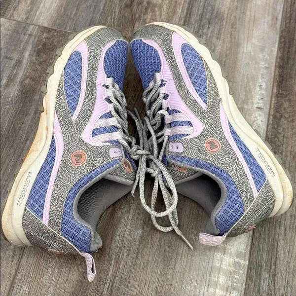 Merrell Trail/Running Shoes size 6 - Image 9