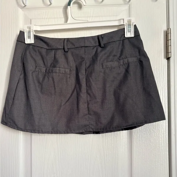 Princess Polly Grey Pleated Mini Skirt - US 4 / AU 8 - Image 2