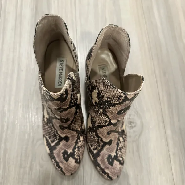 Steve Madden booties - Image 6