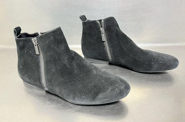 Lucky Brand Women’s Black Suede Ankle Boots - Size 8 - VGUC - Image 2