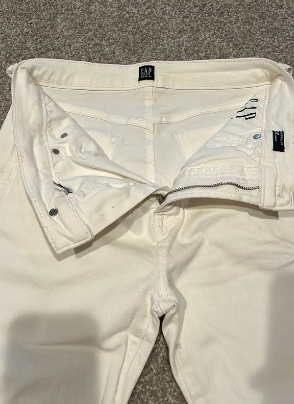 Gap Slim Straight White Jeans - Image 3
