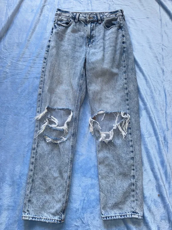 American Eagle Mom Straight Jeans Distressed - Image 3