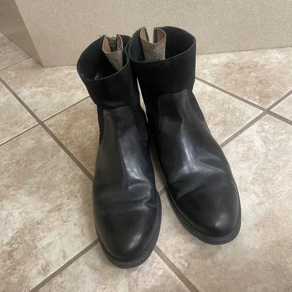 Frye Jamie Black Leather Suede Zip Ankle Booties Women's Size 8.5b EUC - Image 2