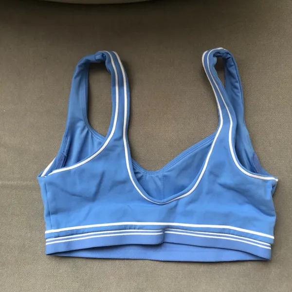 Alo Yoga Airbrush Heart Throb Bra Crystal Clear Blue/White M - Image 10