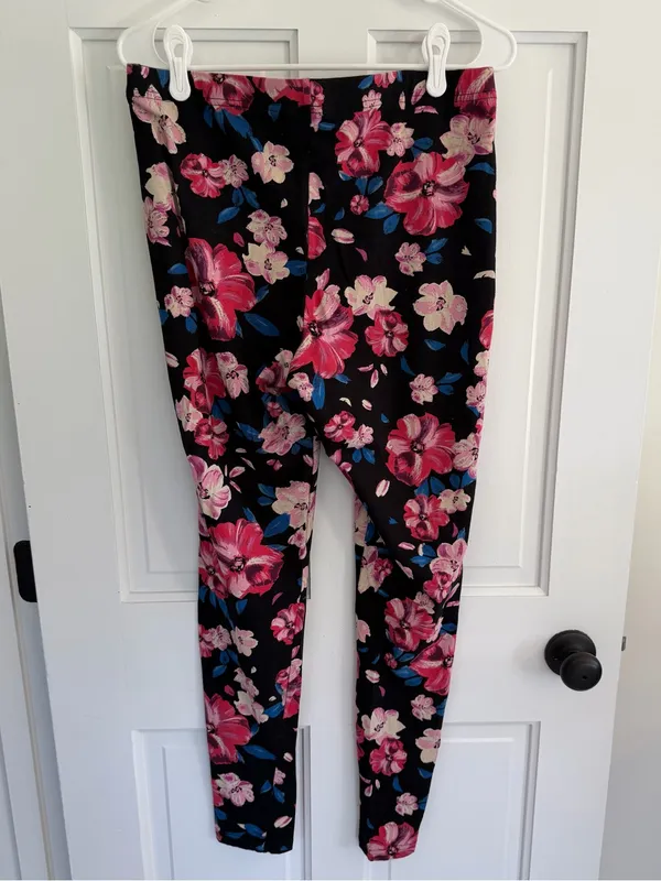 Torrid Size 1 14/16 Black Pink Floral Full Length Cotton Leggings - Image 2