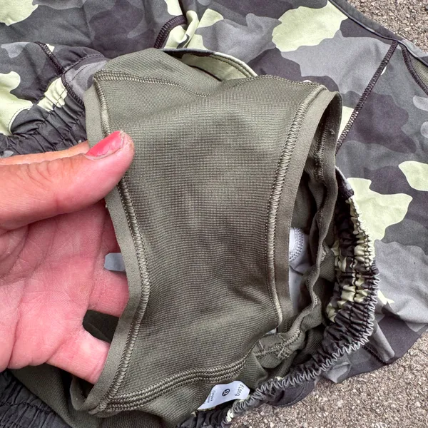 Camouflage Hotty Hot Shorts Size 8 Tall - Image 7