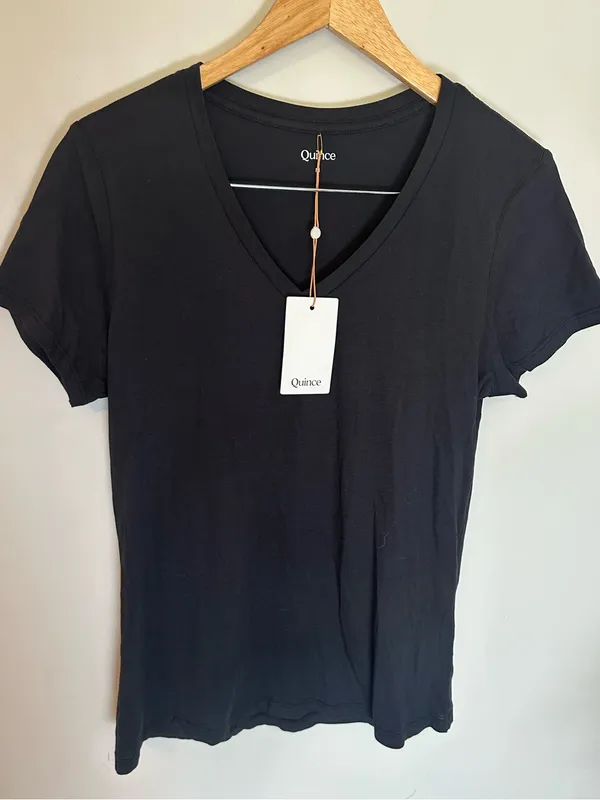 NWT Quince Cotton Modal v neck tee black medium - Image 2