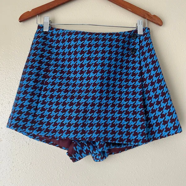 Avec Les Filles Blue and Burgundy Houndstooth Skort US Size 6 - Image 2