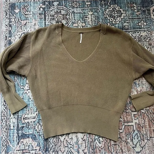 Free People Allure Tan V-Neck Oversized Sweater Ribbed Stretch Pullover Medium - Image 10