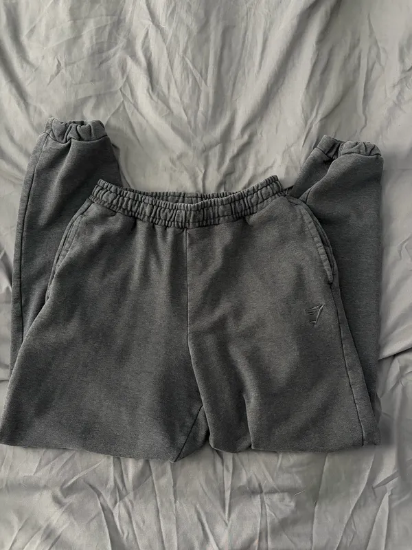 Gymshark gray sweatpants - Image 3