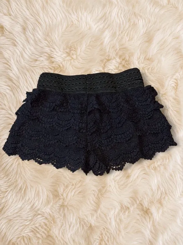 Source Unknown Black Lace Ruffle Crochet Shorts XS S Scalloped Hem Y2K Coquette - Image 3