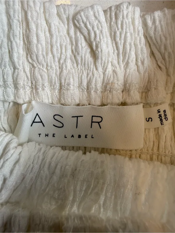 ASTR The Label White Smocked Ruffle‎ Strap Peplum, Feminine Crop Top Size S - Image 3