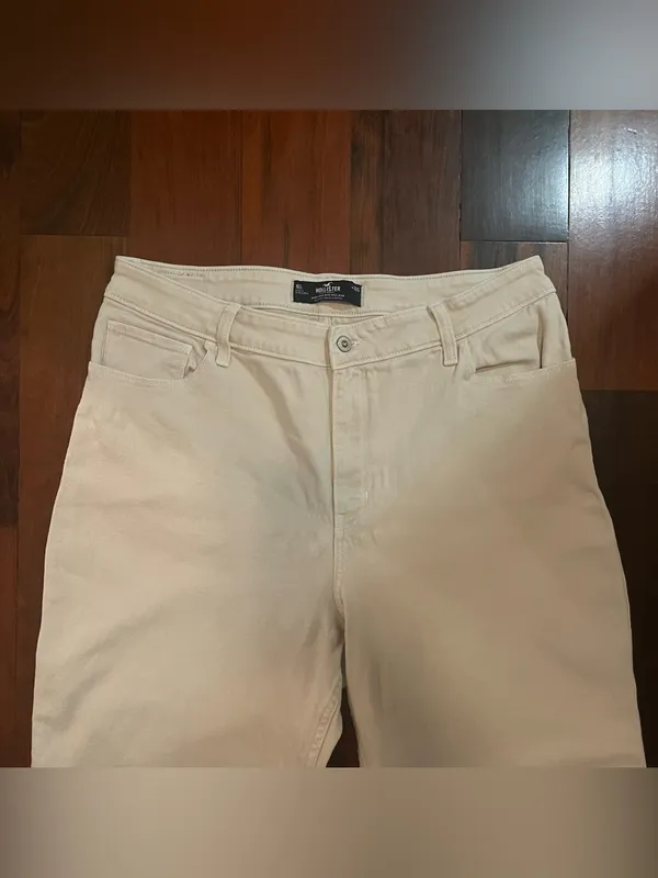 Hollister Women’s Ultra High-Rise Cream Dad Denim Jeans - SHORT LENGTH - Image 3