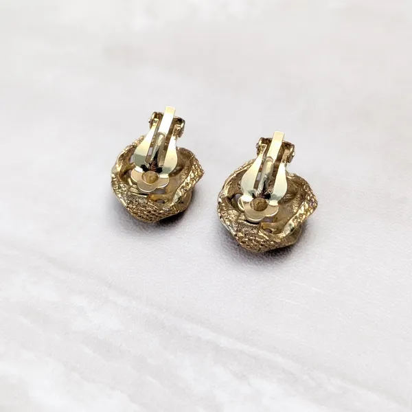 Vintage Clip On Earrings Gold Tone Patterned Knot Design - Fair Condition - Image 6