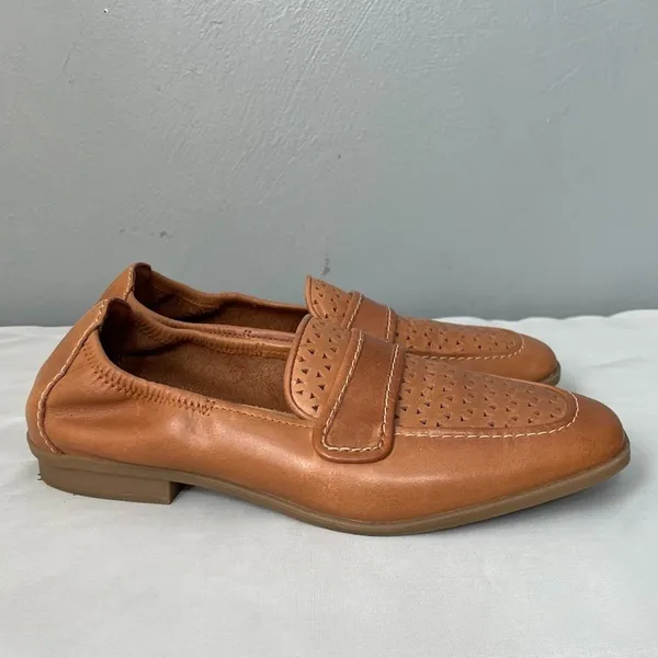 Clarks Collection Lyrical Way Shoe Size 7 Brown Leather Loafers Flats Perforated - Image 4