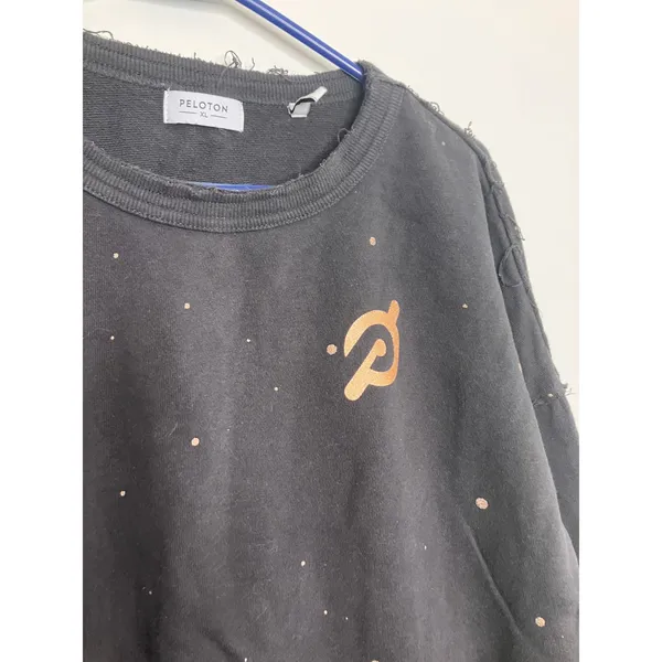 Peloton Sweatshirt Womens XL Black Excellent Distressed Rose Gold Logo Cropped - Image 2