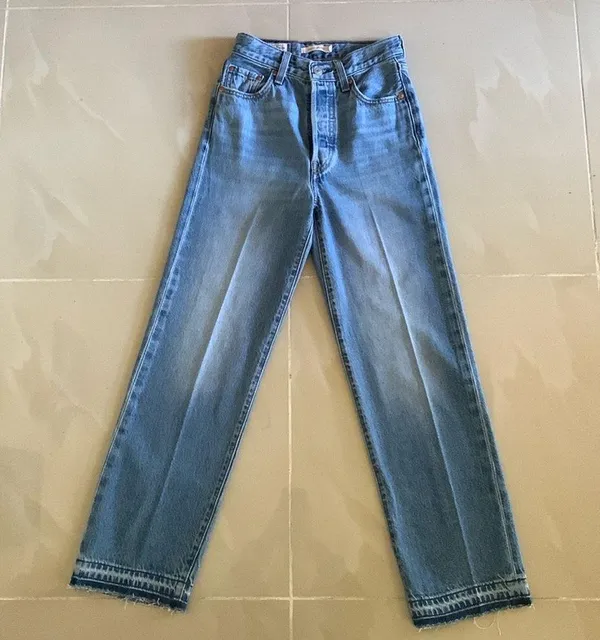 Levis Ribcage Straight Ankle Jeans - Image 4