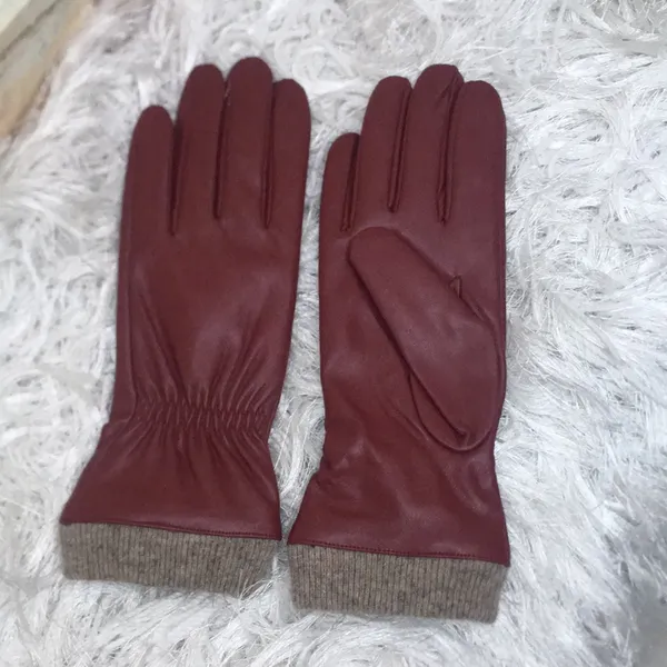 Woman’s Vegan Leather Cold Weather Lined Gloves - New Without Tags - Image 2