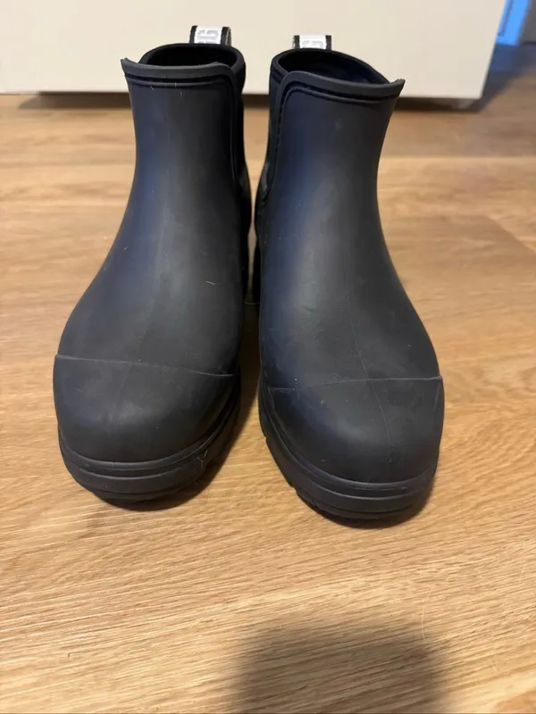 UGG Droplet Black Waterproof Chelsea Rain Boots Women’s Size 8 - Image 7