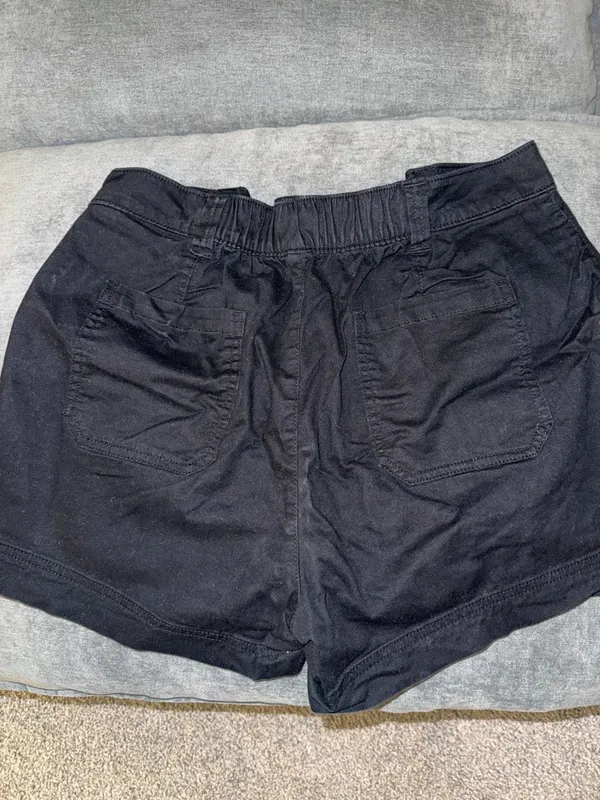 Old Navy Black High-Rise Shorts - Image 6