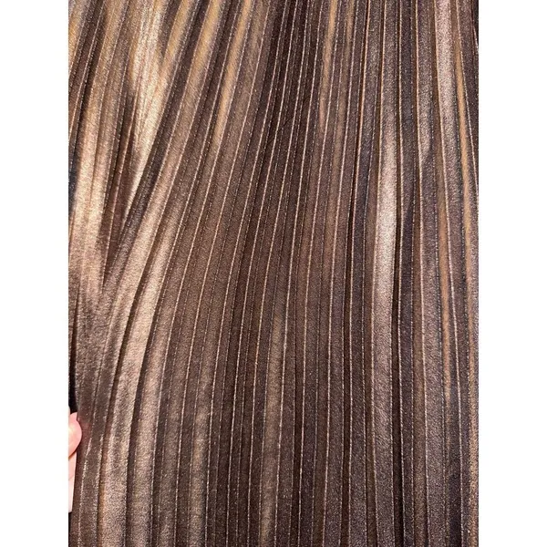 Leith pleated midi skirt with golden reflections - size small‎ - Image 3