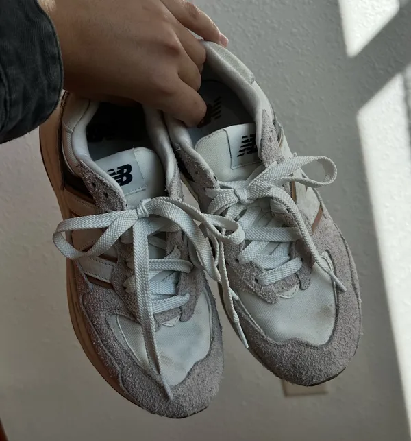 New Balance Chunky Colorful Sneakers Women’s 9.5 - Image 2