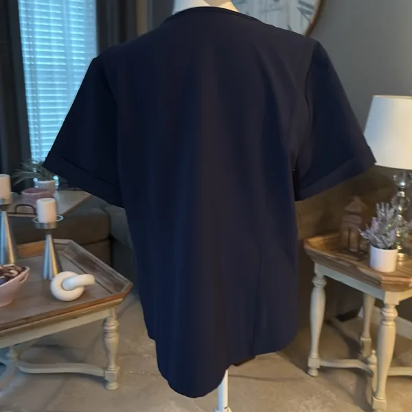 FIGS Zinga 3 pocket tapered fit scrub top - Image 5