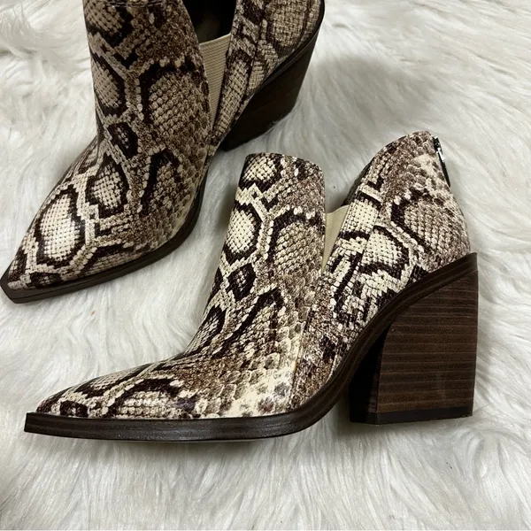 Vince Camuto Gigietta Snakeskin Ankle‎ Booties Pointed Toe Block Heel Tan 6M - Image 2