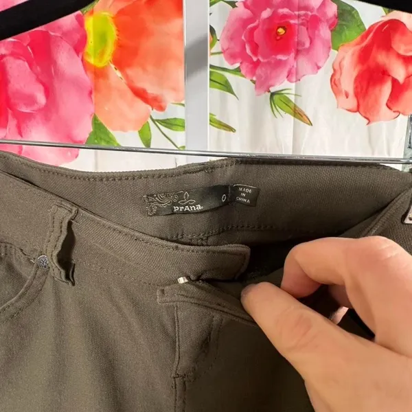 J165. Prana green cargo pants - Image 2