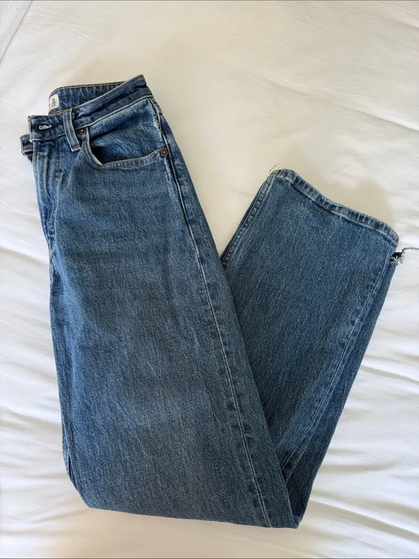 Abercrombie The 90’s Relaxed High Rise Jean - Image 6