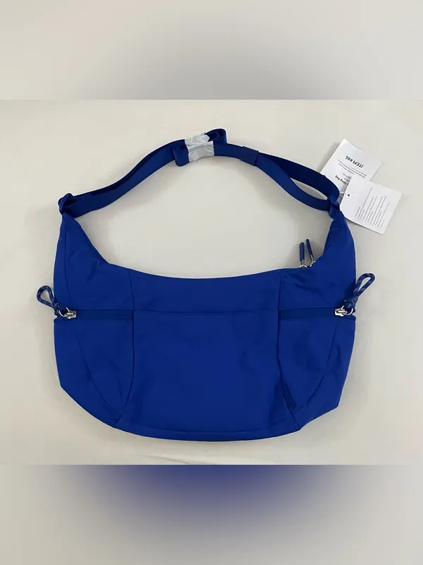 Lululemon NWT Slouchy Sling Bag Blue 6L Adjustable Straps Water Repellent - Image 7
