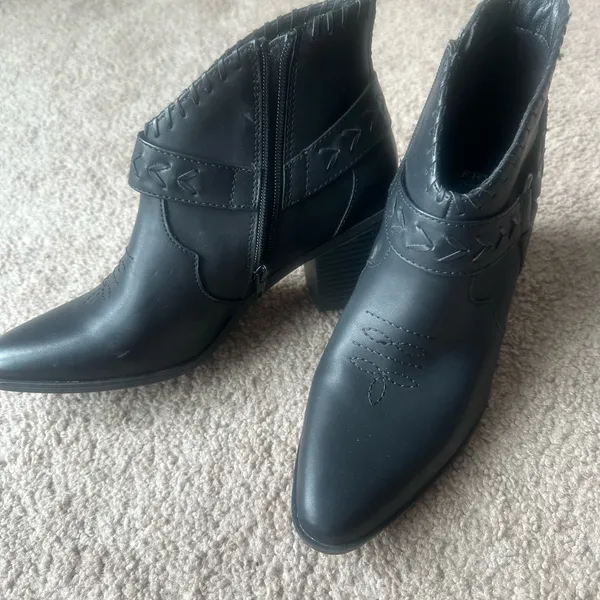 Frye and Co Black Cowgirl Booties Size 8 - Image 2