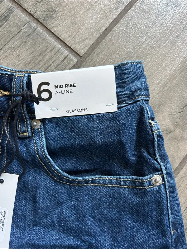 Glassons lucy mid rise Jean Shorts - Image 3