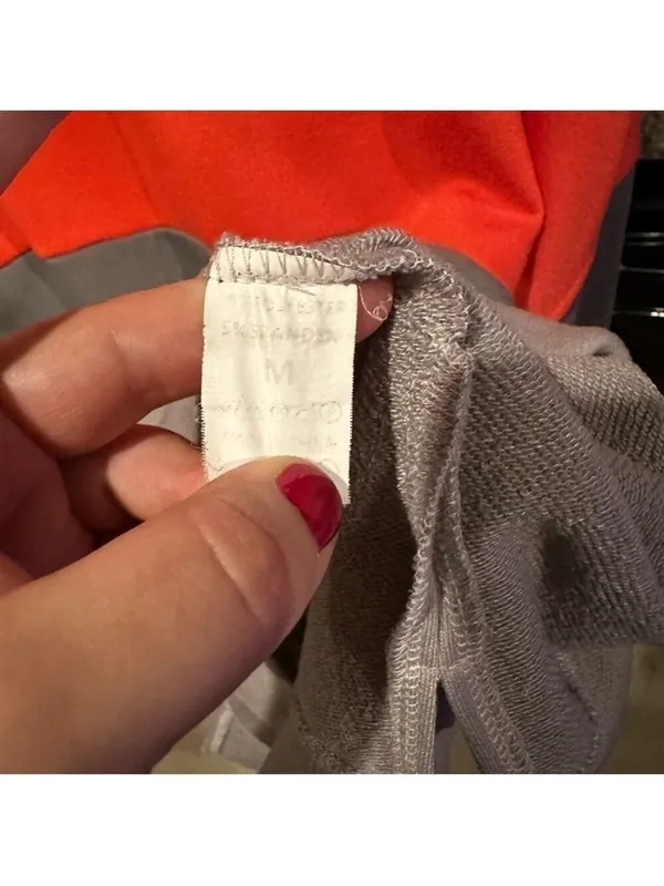 *5 for $45* Women's Medium Red Gray Colorblock Sweatshirt - Image 3