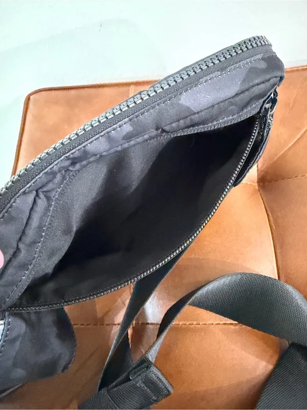Lululemon Everywhere Large Camo Belt Bag 2L Grey Black Camouflage Unisex - Image 9