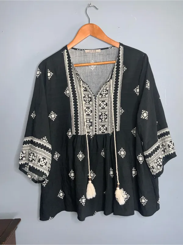 Vivilli Black Boho Tunic Top with Tassel Tie Large - Image 2