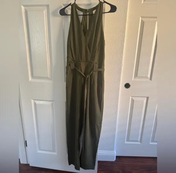 Lulu’s Olive Green Jumpsuit  - Image 3
