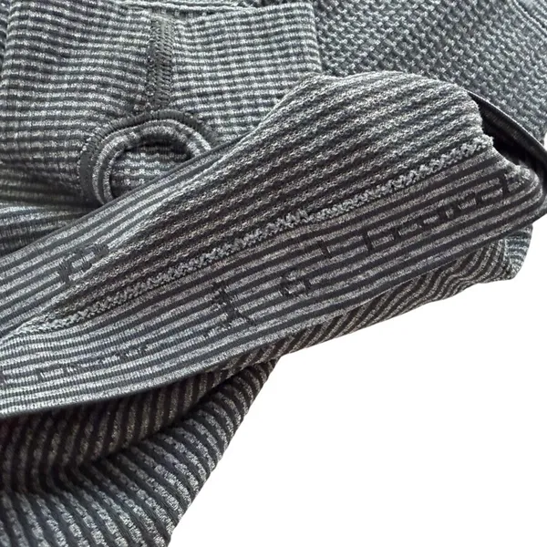 Lululemon Swiftly Mock Neck 1/2 Zip Long Sleeve 6 Black Grey Stripe Run Gym - Image 5