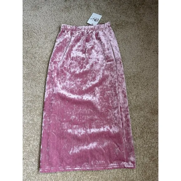 Soft‎ Pink Velvet Midi Skirt Fleece Lined - Fits US XS/Small new - Image 3