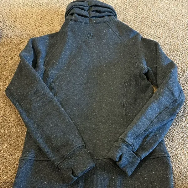 Lululemon Women’s Grey Glitter Cuddle Up Jacket/Sweatshirt Zip-up, Size 8 - Image 6