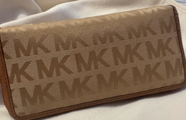 Michael Kors Wallet - Image 2