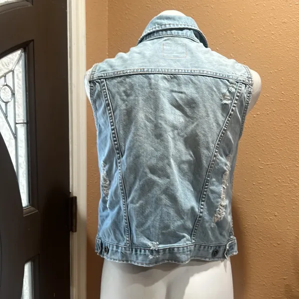 Hurley light blue denim button up vest - Image 5