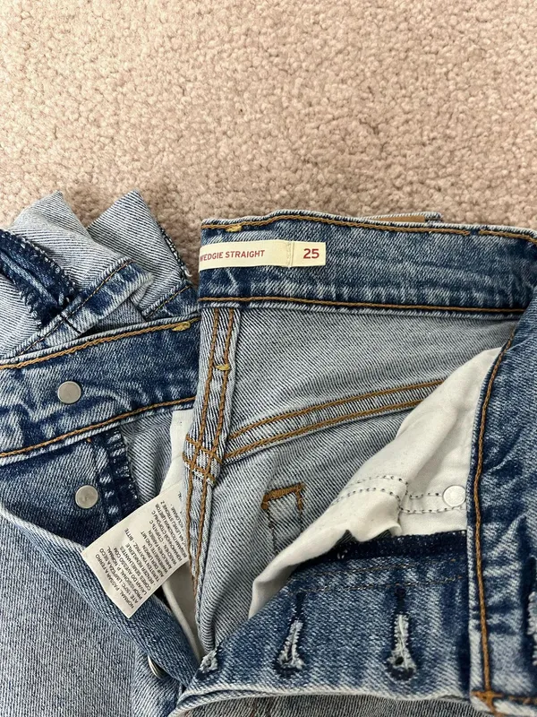 Levi’s Wedgie Straight Jeans - Image 3