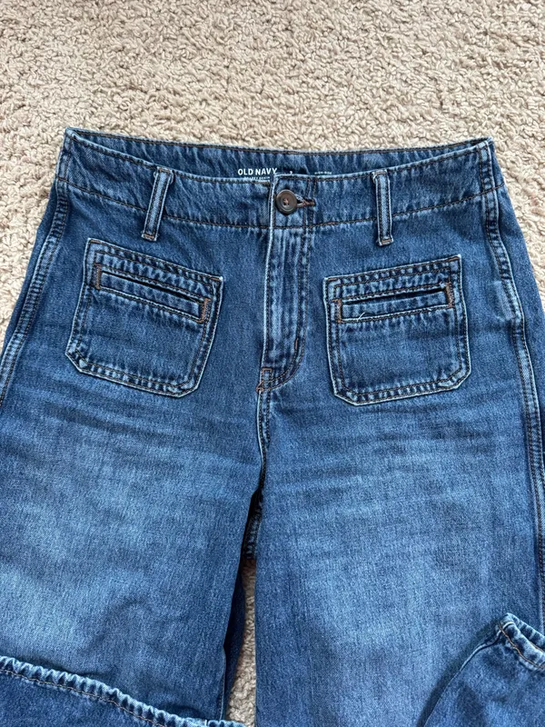 Old Navy Jeans - Image 3